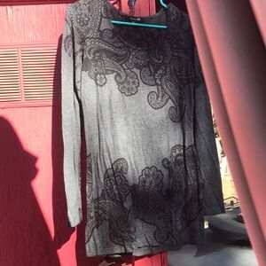 Gray Paisley Long Sleeve Top
